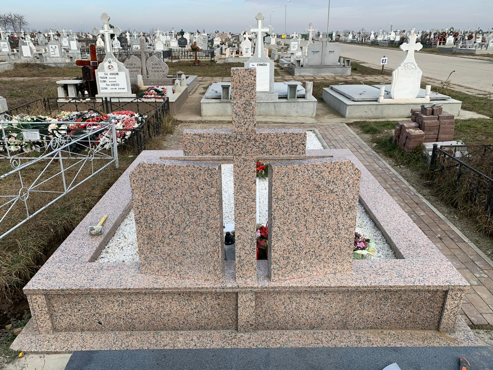 Lucrare funerară Divinum 70