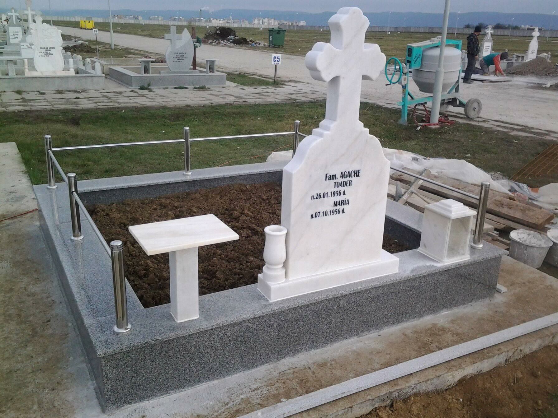 Lucrare funerară Divinum 82