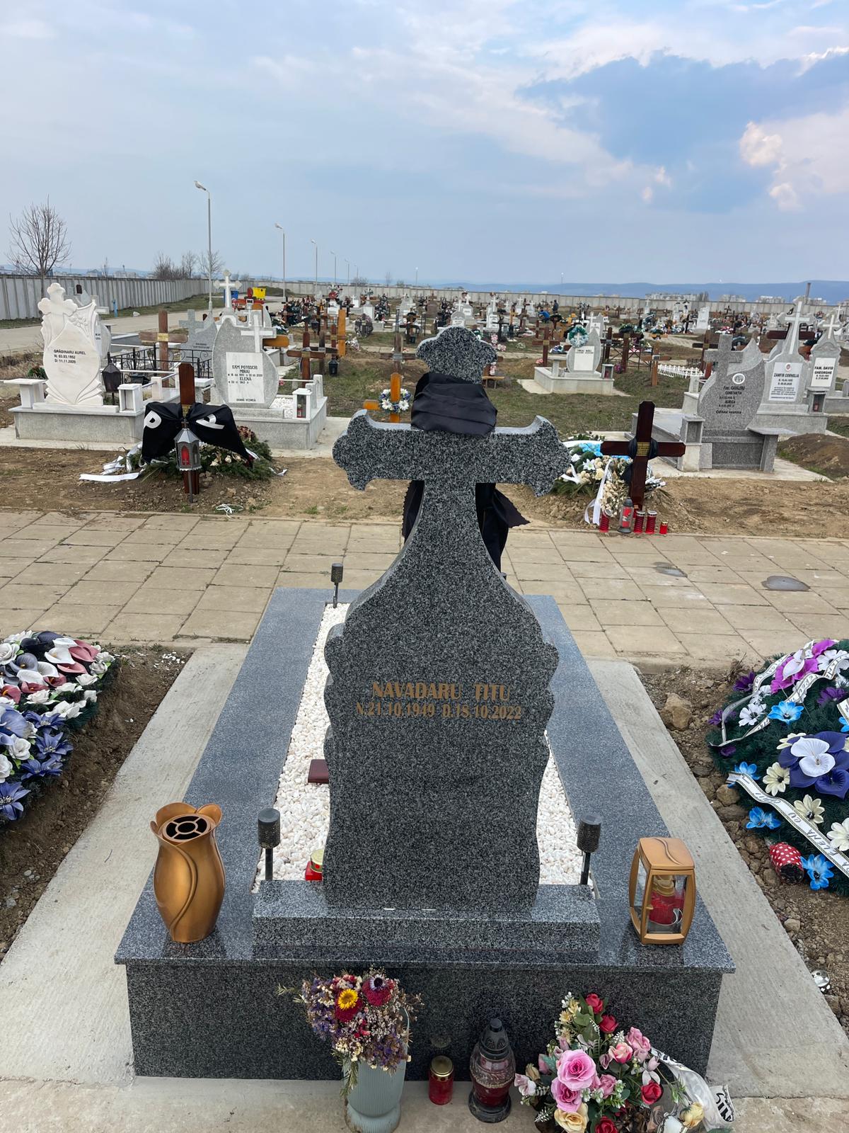 Lucrare funerară Divinum 102