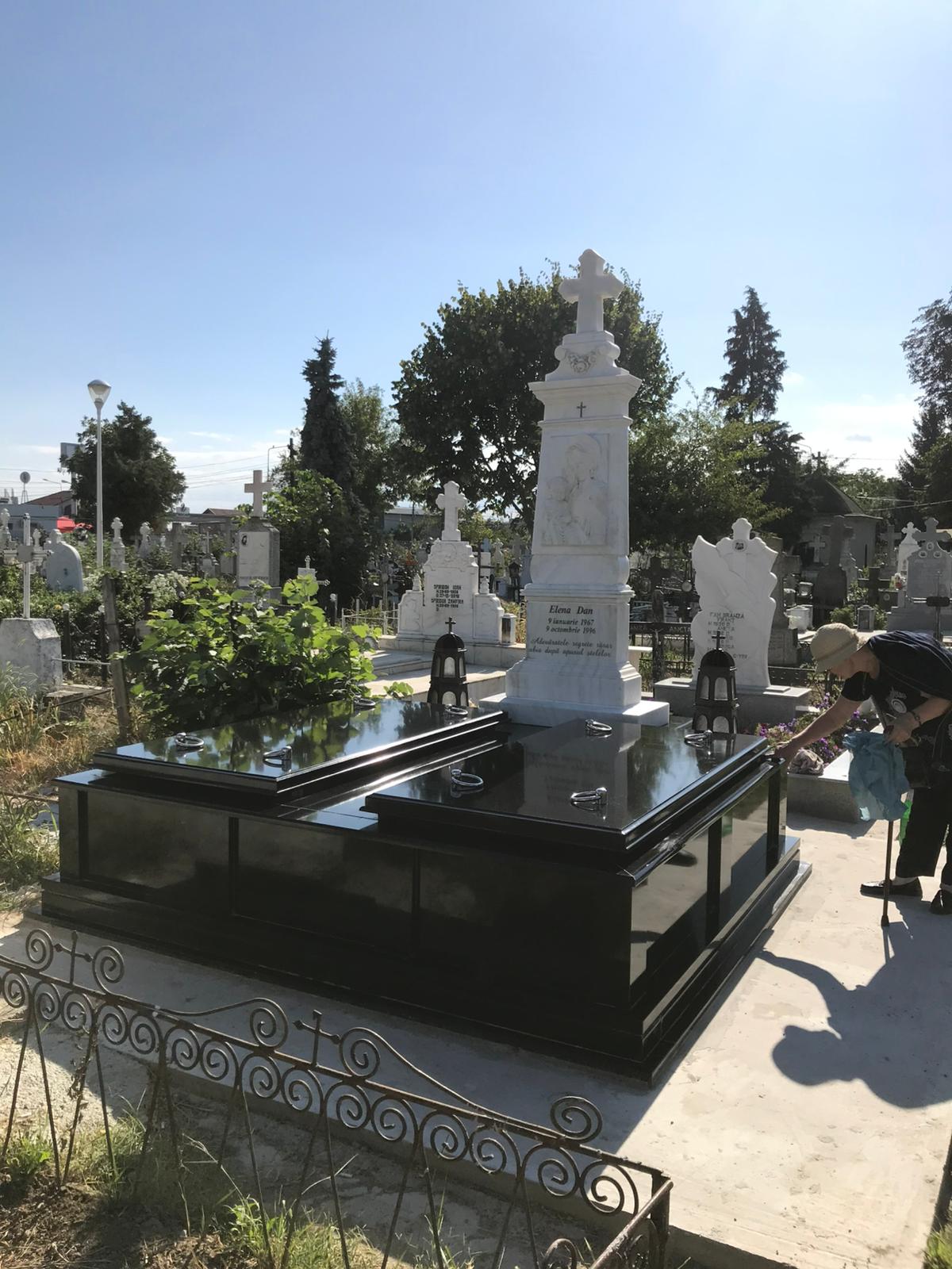 Lucrare funerară Divinum 108