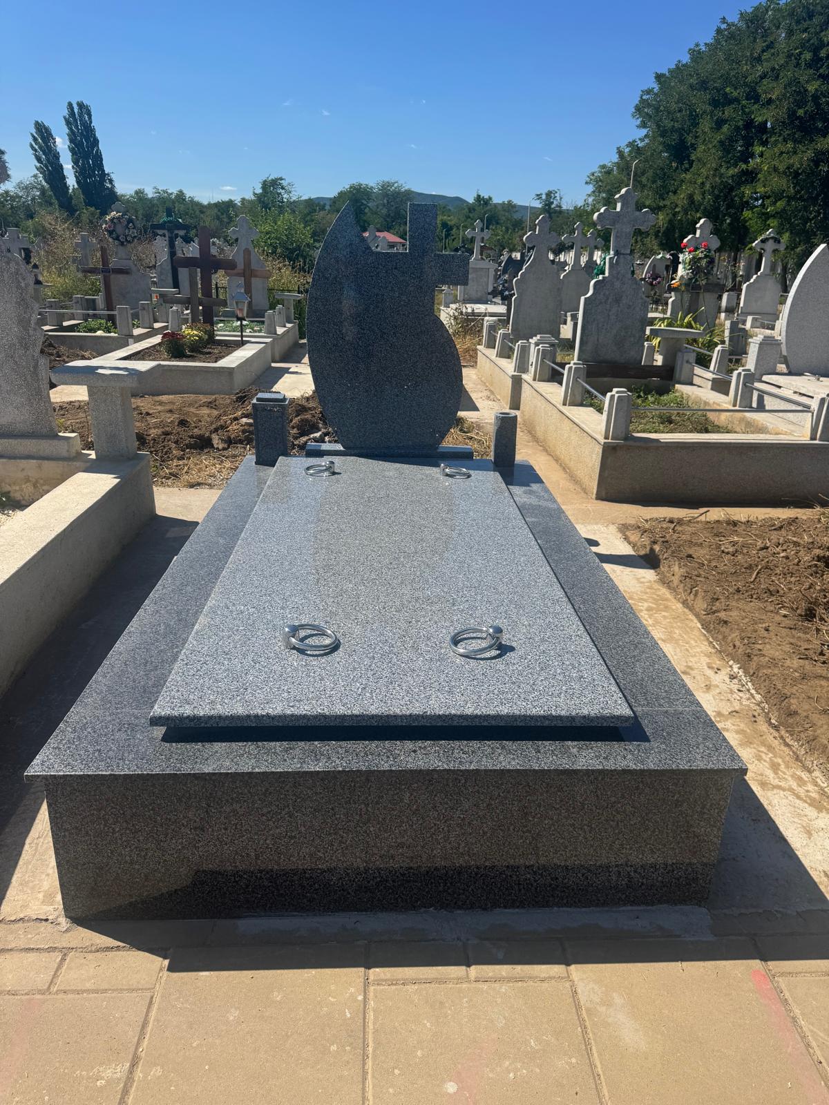 Lucrare funerară Divinum 128